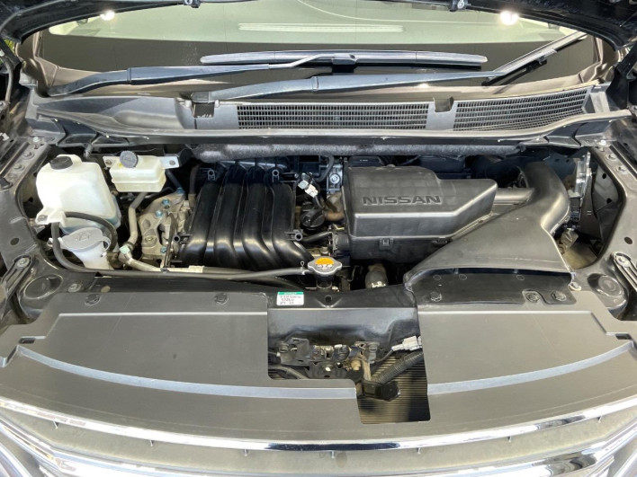 2014 Nissan Serena DAA-HFC26 (UW-6a13f00e3e250)[4]