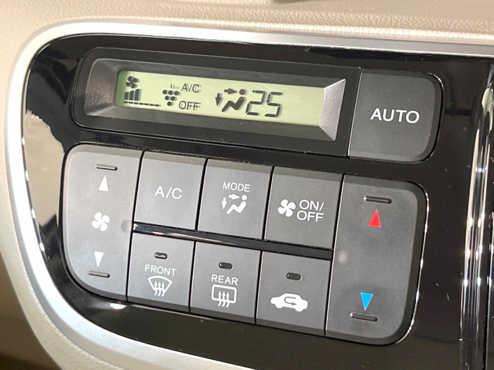 2017 Honda N-BOX DBA-JF1 (UW-6a13f0221d8b8)[27]