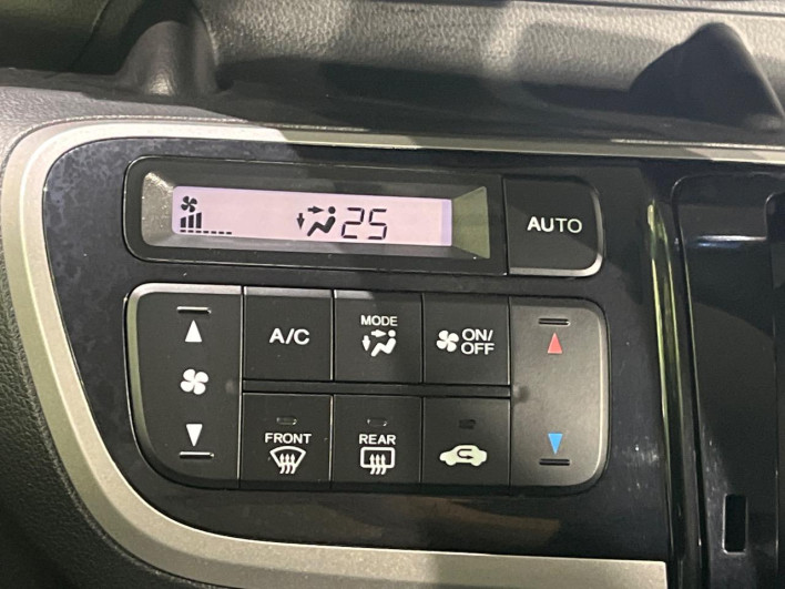 2013 Honda N-BOX CUSTOM DBA-JF1 (UW-6a13f022acd49)[29]