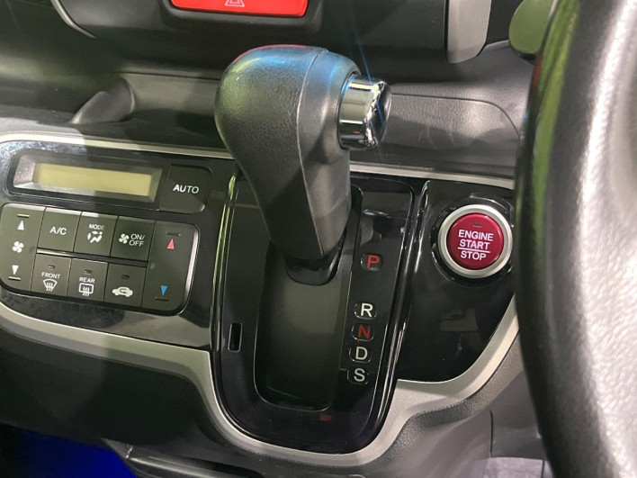 2013 Honda N-BOX CUSTOM DBA-JF1 (UW-6a13f022acd49)[27]