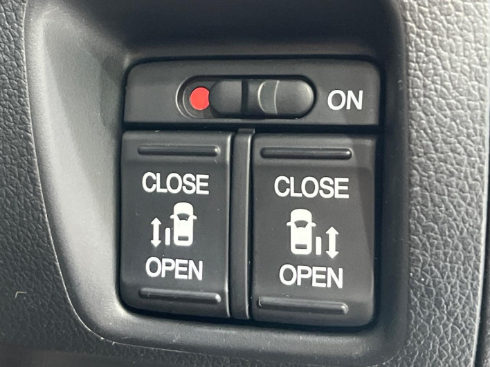 2015 Honda N-BOX CUSTOM DBA-JF2 (UW-6a13f02436acd)[28]