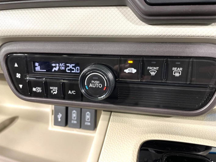 2018 Honda N-BOX DBA-JF3 (UW-6a13f02515e7b)[22]