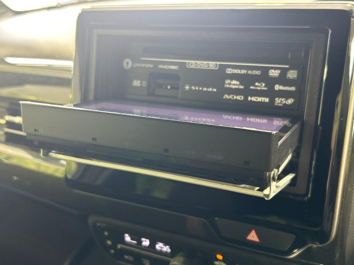 2018 Honda N-BOX CUSTOM DBA-JF3 (UW-6a13f02601b05)[12]