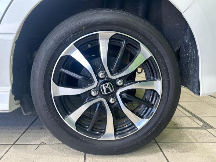 2018 Honda N-BOX CUSTOM DBA-JF3 (UW-6a13f02601b05)[16]