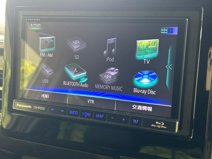 2018 Honda N-BOX CUSTOM DBA-JF3 (UW-6a13f02601b05)[10]