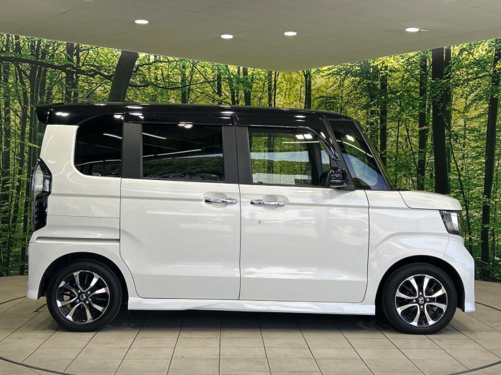 2018 Honda N-BOX CUSTOM DBA-JF3 (UW-6a13f02601b05)[26]