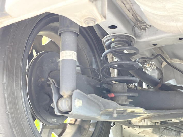 2018 Honda N-BOX CUSTOM DBA-JF3 (UW-6a13f02a165a2)[21]