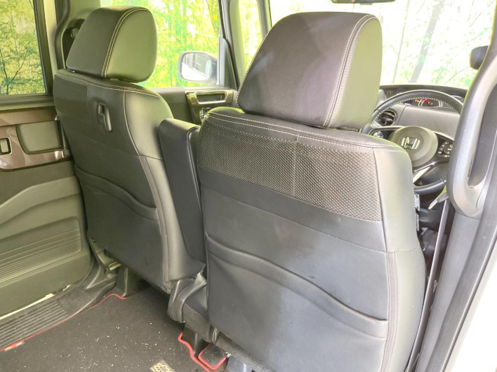 2018 Honda N-BOX CUSTOM DBA-JF3 (UW-6a13f02a165a2)[28]