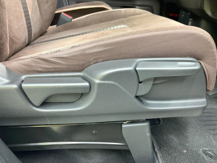 2019 Honda N-BOX DBA-JF3 (UW-6a13f02aa4af3)[16]