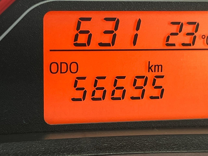 2015 Toyota Vitz DBA-KSP130 (UW-6a13f050196cf)[2]
