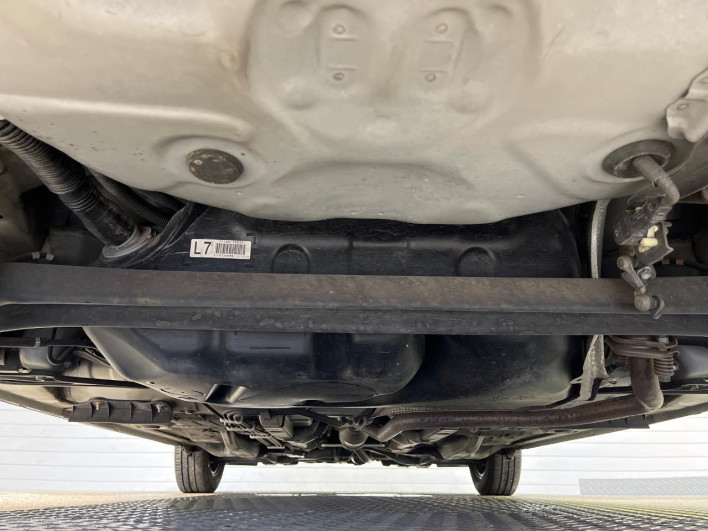 2015 Toyota Vitz DBA-KSP130 (UW-6a13f050196cf)[10]