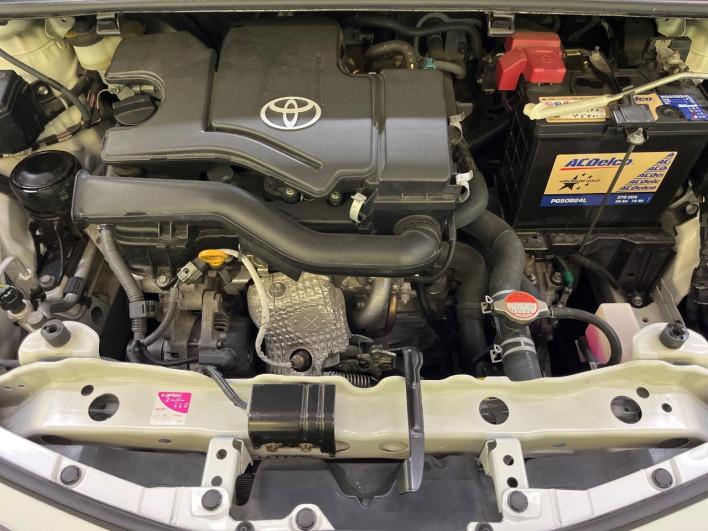 2015 Toyota Vitz DBA-KSP130 (UW-6a13f050196cf)[17]