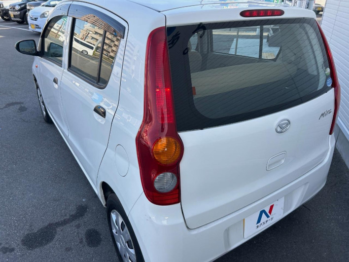 2011 Daihatsu Mira DBA-L275S (UW-6a13f052c5593)[11]