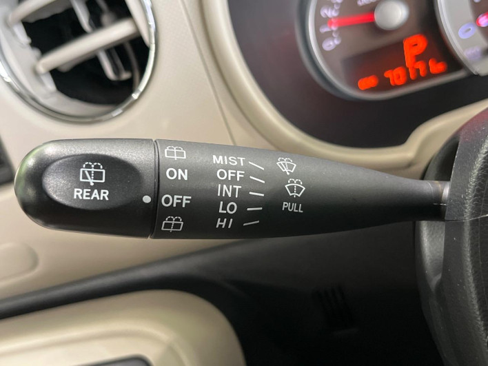 2015 Daihatsu Mira Cocoa DBA-L685S (UW-6a13f05563495)[15]