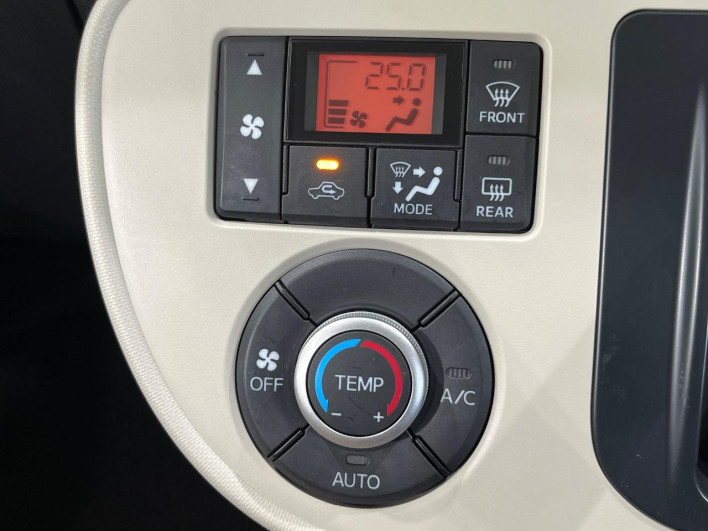 2015 Daihatsu Mira Cocoa DBA-L685S (UW-6a13f05563495)[12]