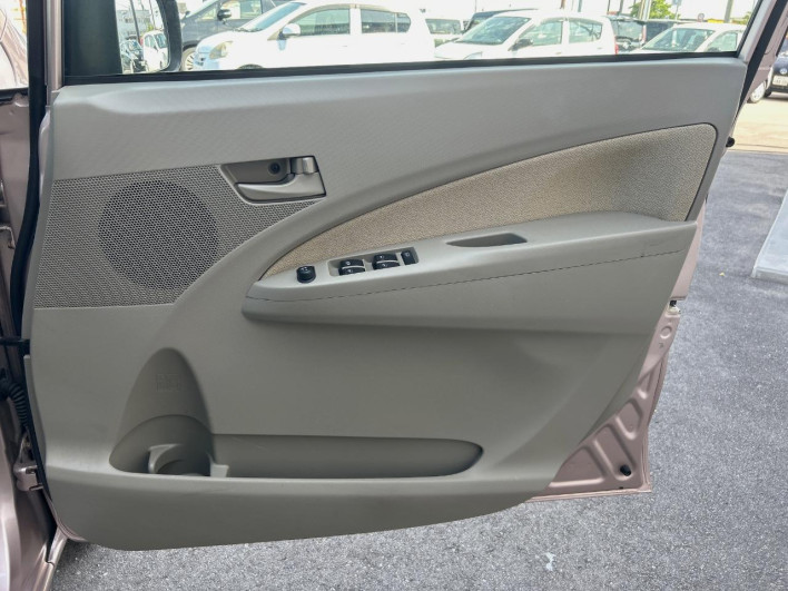 2011 Daihatsu Move DBA-LA100S (UW-6a13f055c9855)[16]