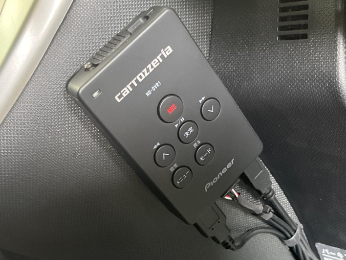 2014 Daihatsu Move DBA-LA100S (UW-6a13f056df576)[29]