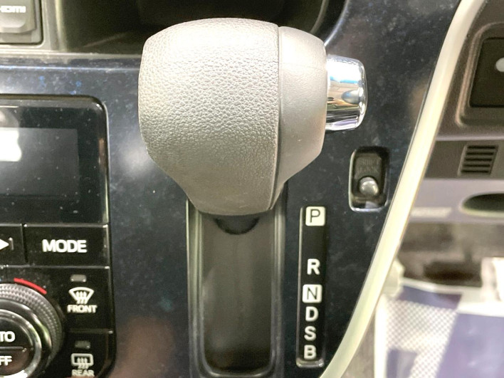 2015 Daihatsu Move DBA-LA150S (UW-6a13f0584e911)[14]