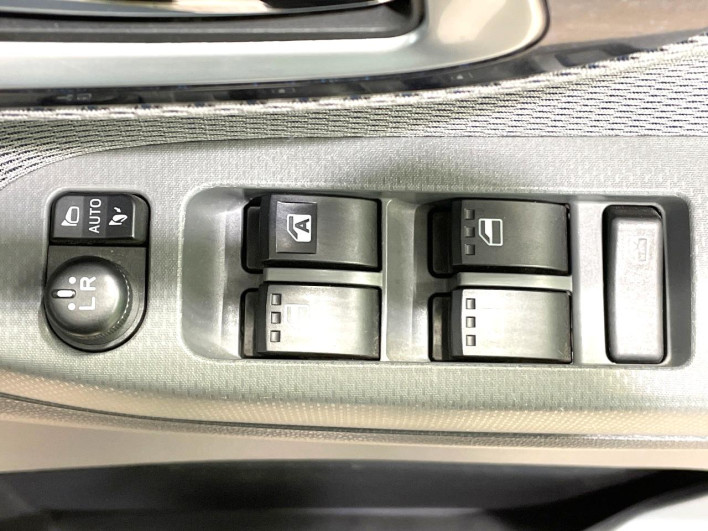 2015 Daihatsu Move DBA-LA150S (UW-6a13f0584e911)[8]
