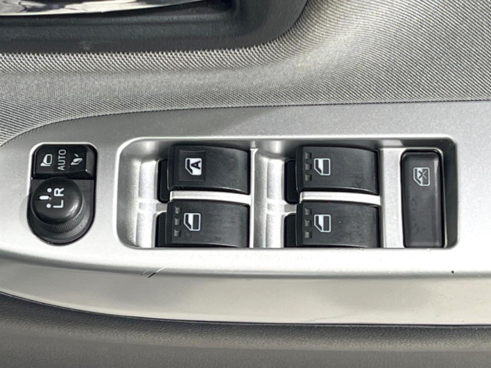 2019 Daihatsu Cast DBA-LA250S (UW-6a13f05b53033)[9]