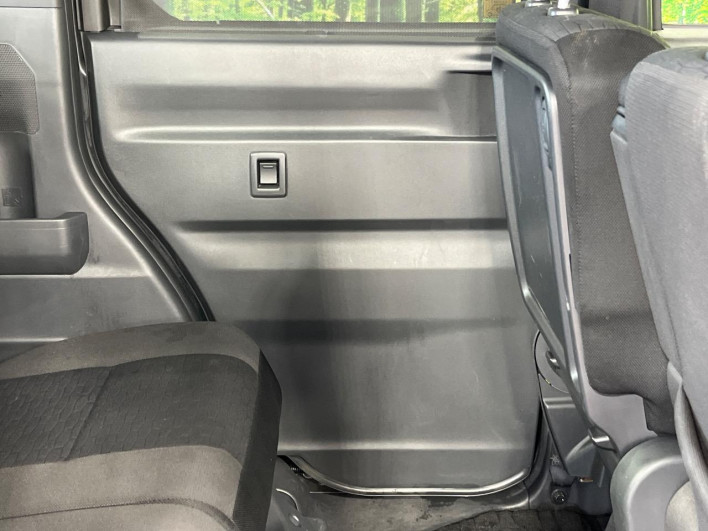 2015 Daihatsu Wake DBA-LA700S (UW-6a13f06cd37ce)[13]