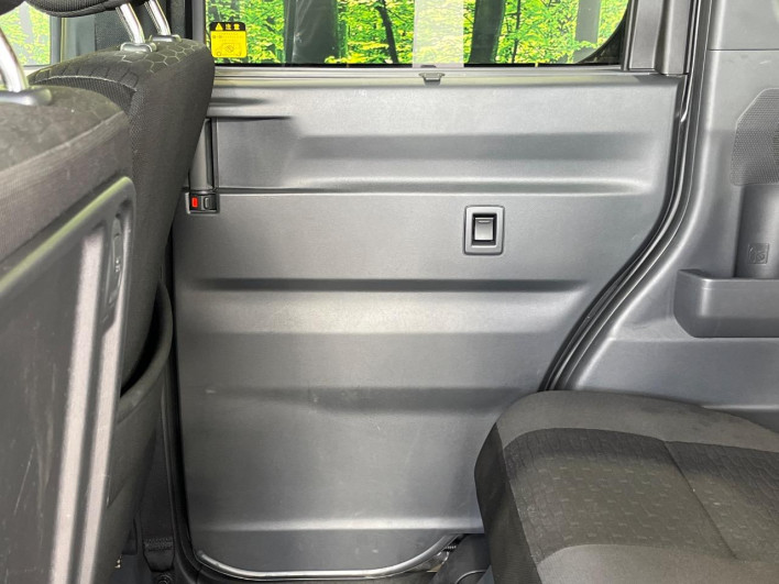 2015 Daihatsu Wake DBA-LA700S (UW-6a13f06cd37ce)[20]