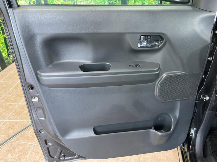2015 Daihatsu Wake DBA-LA700S (UW-6a13f06cd37ce)[17]
