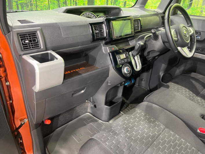 2014 Daihatsu Wake DBA-LA710S (UW-6a13f06e0e671)[22]