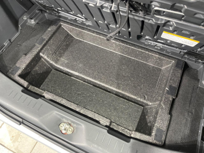 2014 Daihatsu Wake DBA-LA710S (UW-6a13f06e0e671)[15]