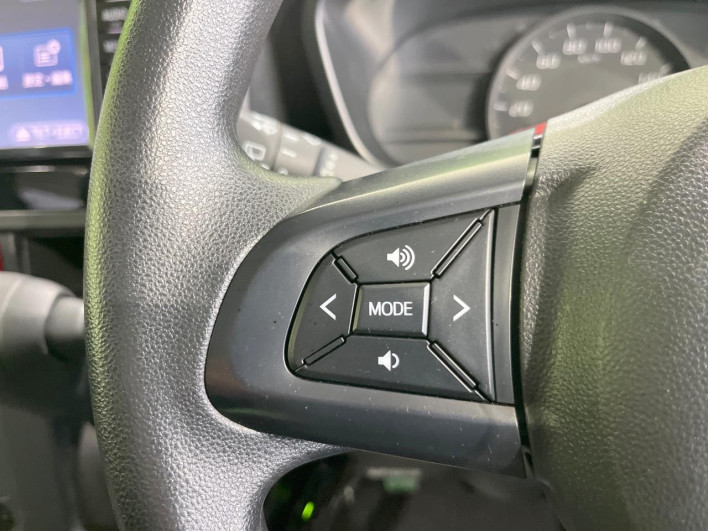 2017 Toyota Roomy DBA-M900A (UW-6a13f076d9ec6)[29]