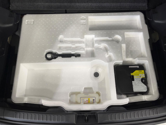 2021 Toyota Yaris 6AA-MXPH15 (UW-6a13f0bdac9a3)[9]