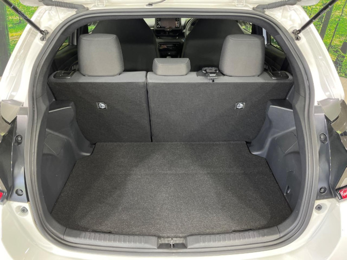 2021 Toyota Yaris 6AA-MXPH15 (UW-6a13f0bdac9a3)[6]