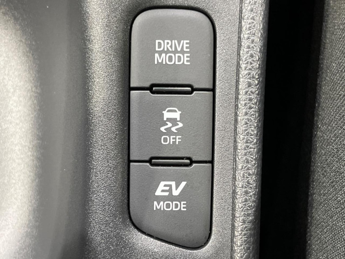 2021 Toyota Yaris 6AA-MXPH15 (UW-6a13f0bdac9a3)[26]
