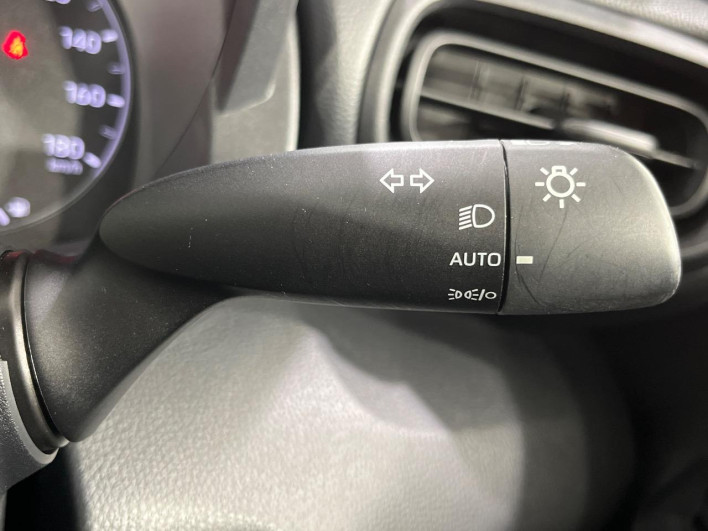 2021 Toyota Yaris 6AA-MXPH15 (UW-6a13f0bdac9a3)[25]
