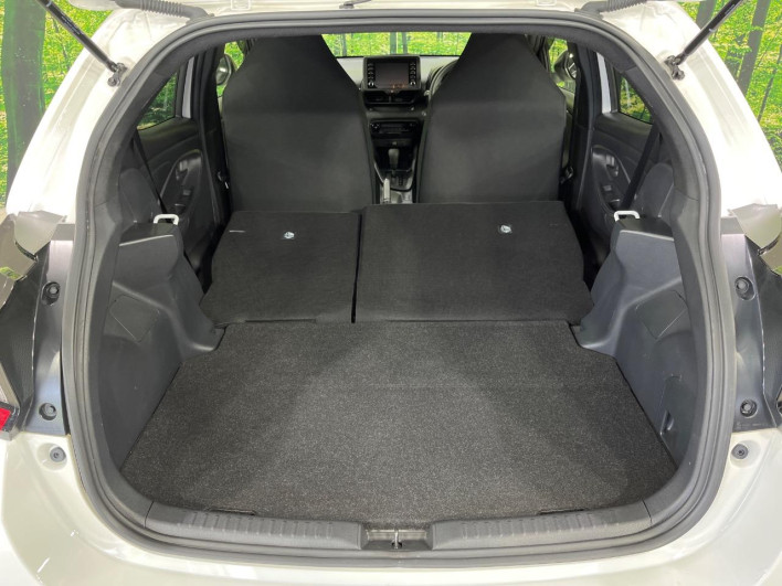 2021 Toyota Yaris 6AA-MXPH15 (UW-6a13f0bdac9a3)[8]