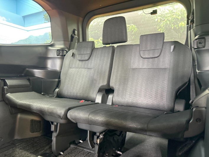 2023 Toyota Noah 6BA-MZRA90W (UW-6a13f0d48b978)[28]