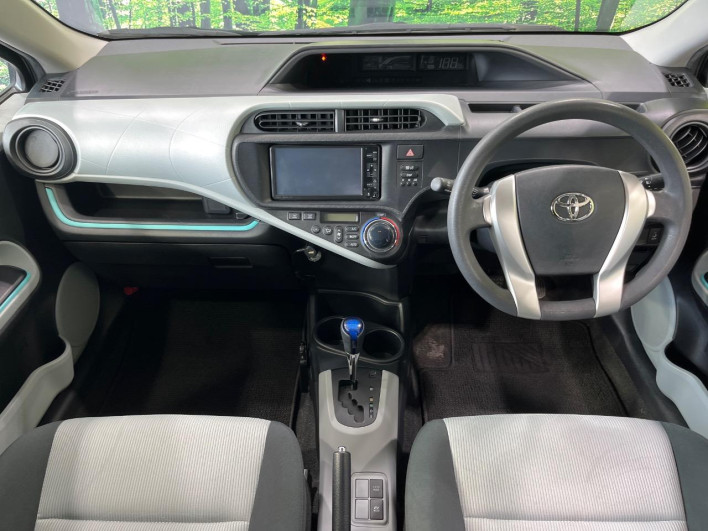 2012 Toyota Aqua DAA-NHP10 (UW-6a13f0d91c008)[21]