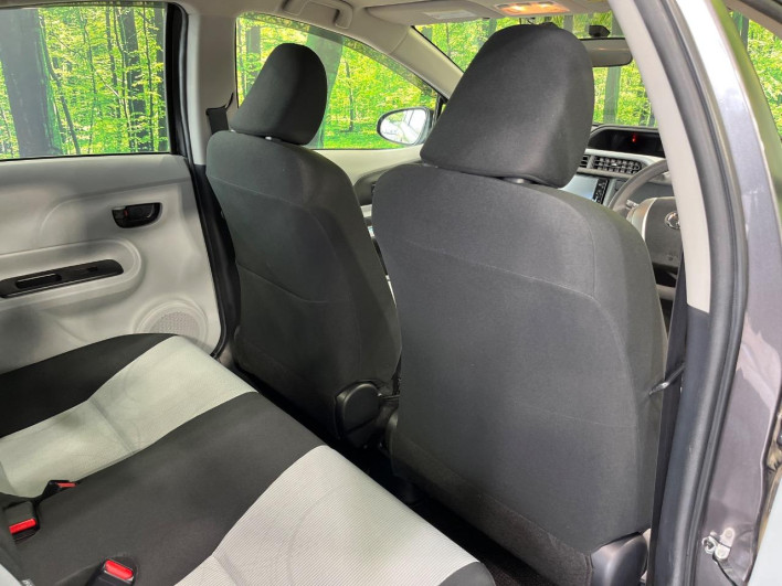 2012 Toyota Aqua DAA-NHP10 (UW-6a13f0d91c008)[14]