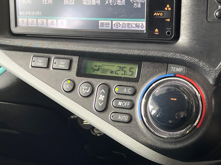 2012 Toyota Aqua DAA-NHP10 (UW-6a13f0d91c008)[28]