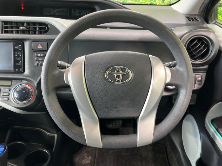 2012 Toyota Aqua DAA-NHP10 (UW-6a13f0d91c008)[22]