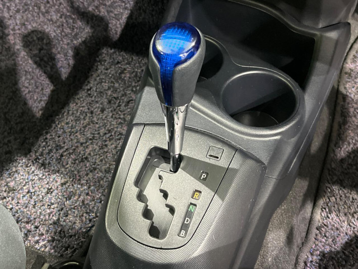 2016 Toyota Aqua DAA-NHP10 (UW-6a13f0dbba1a1)[23]