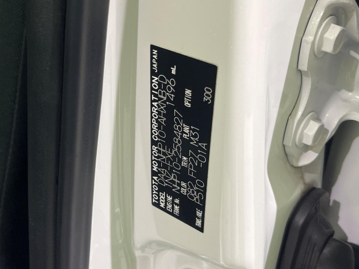 2016 Toyota Aqua DAA-NHP10 (UW-6a13f0dbba1a1)[1]