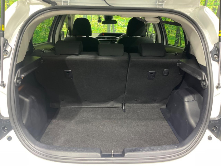 2016 Toyota Aqua DAA-NHP10 (UW-6a13f0dbba1a1)[7]