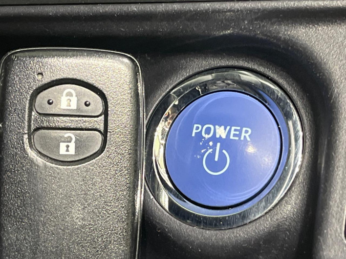 2016 Toyota Aqua DAA-NHP10 (UW-6a13f0dbba1a1)[18]