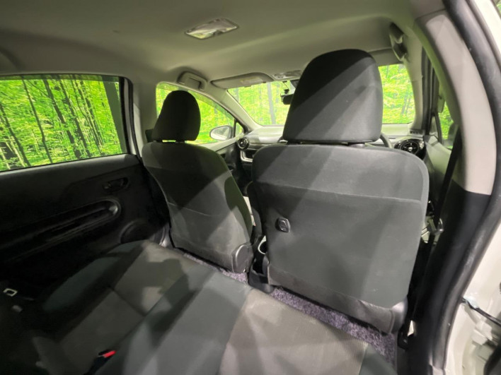 2016 Toyota Aqua DAA-NHP10 (UW-6a13f0dbba1a1)[14]