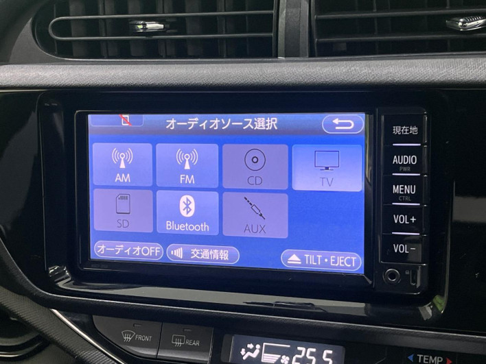2016 Toyota Aqua DAA-NHP10 (UW-6a13f0dbba1a1)[29]