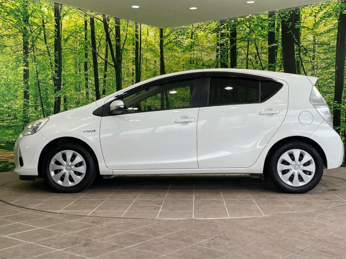 2013 Toyota Aqua DAA-NHP10 (UW-6a13f0dec951c)[19]