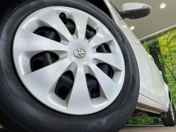 2013 Toyota Aqua DAA-NHP10 (UW-6a13f0dec951c)[4]