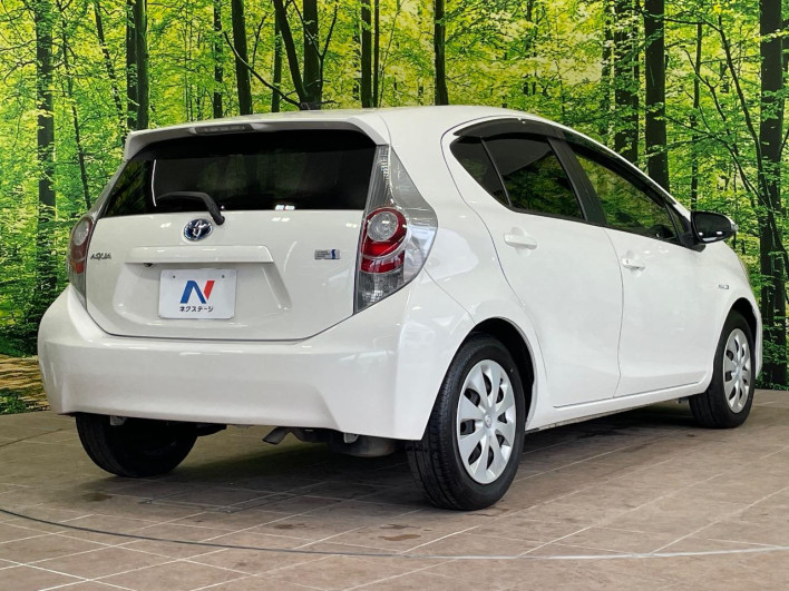 2013 Toyota Aqua DAA-NHP10 (UW-6a13f0dec951c)[16]