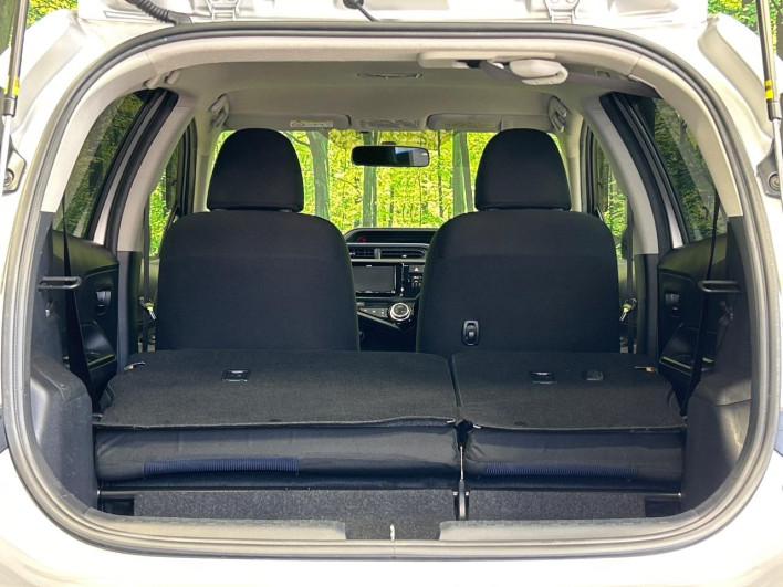 2016 Toyota Aqua DAA-NHP10 (UW-6a13f0e122287)[29]